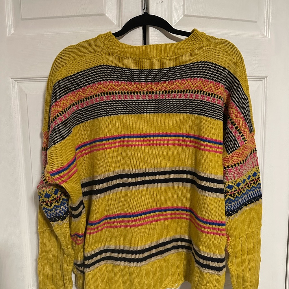 Easel Yellow Pattern Sweater - Picture 3 of 3